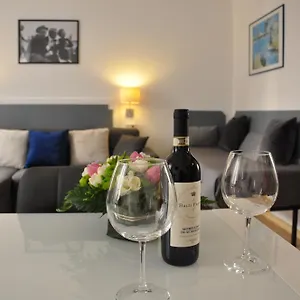 https://colosseo-studios.it-romehotels.com