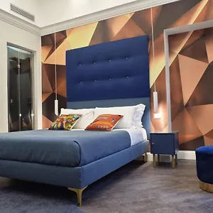 https://antiqua-domus.it-romehotels.com